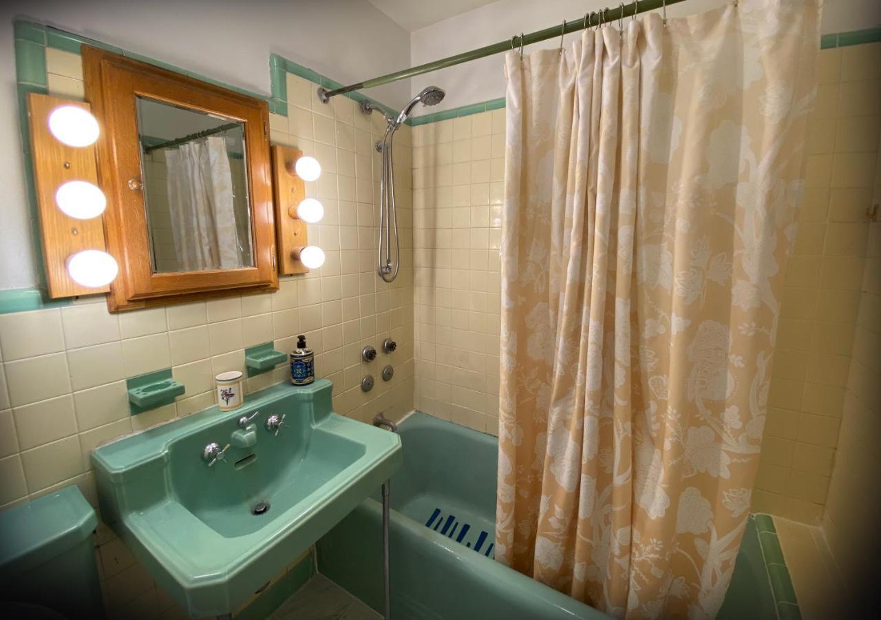 Spacious Bedroom In A Brooklyn House Shared With Host 뉴욕 외부 사진
